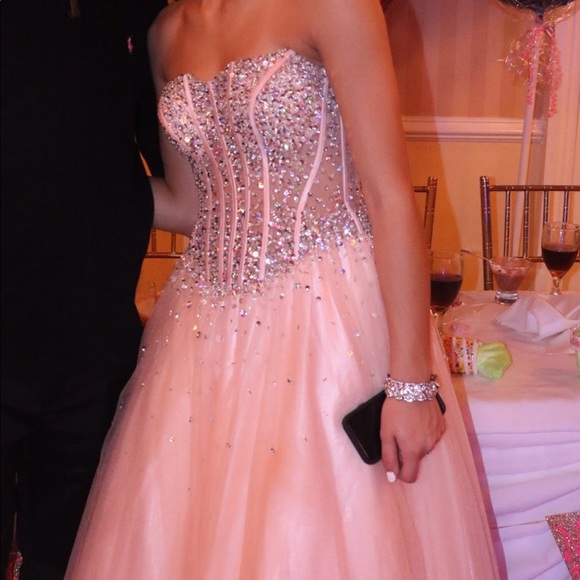 Sweet Sixteen/ Prom Dress - Picture 3 of 8